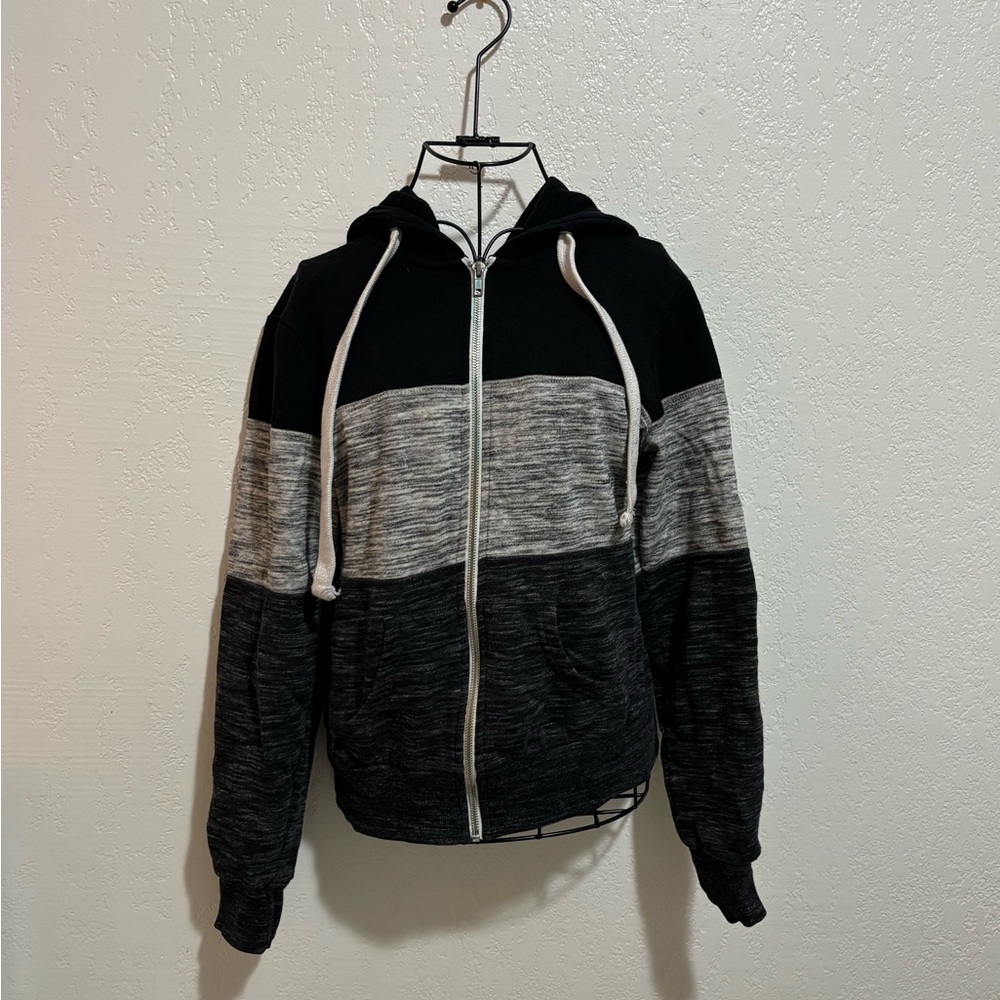 Reflex Women’s Small Black and Gray Zip-Up Sweater